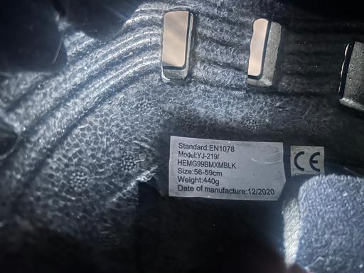 Vehicles Walthamstow East London - Photos for Mongoose Adult Helmet (56-59cm)