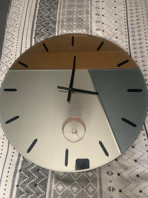 Buy & Sell Southdene Knowsley - Photos for Wall clock