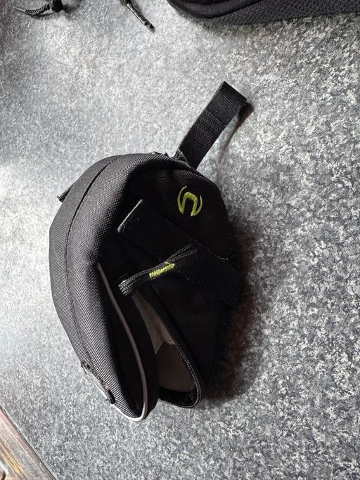 Buy & Sell Pendeford Wolverhampton - Photos for Small waterproof cycle pouch