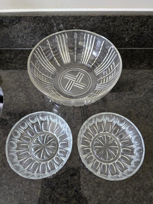 Buy & Sell Rowley Regis Sandwell - Photos for Trifle dish and 2 Sunday dishes