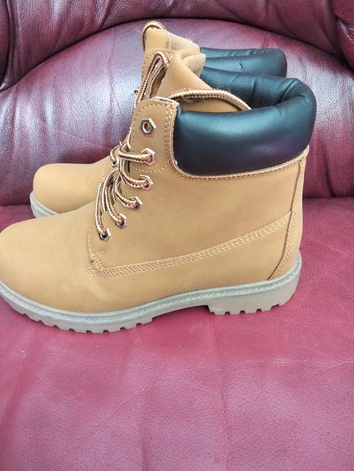 Buy & Sell Thurnscoe Barnsley - Photos for Boots