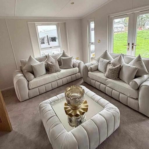 Buy & Sell Woodhouse Leeds - Photos for Lilli 3+2; Seater Sofa Full back cushion