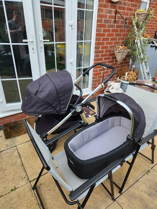 Buy & Sell Parkfields Wolverhampton - Photos for mamas and papas pram and carry cot
