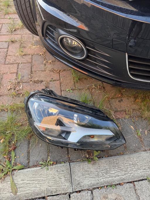 Vehicles Highwoods Colchester - Photos for VW Eos Driver Side Headlight 2012