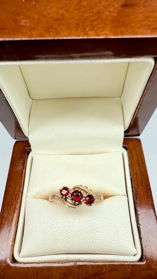 Buy & Sell Harrow on the Hill North West London - Photos for 9ct Yellow Gold Deep Ruby Trilogy Ring