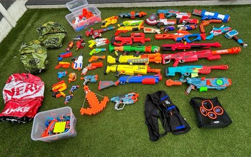 Buy & Sell Waterthorpe Sheffield - Photos for Nerf guns bundle