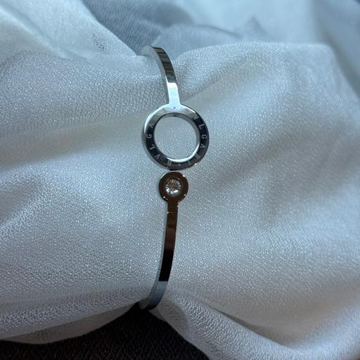 Buy & Sell Pound Hill Crawley - Photos for Stainless steel Woman bangle