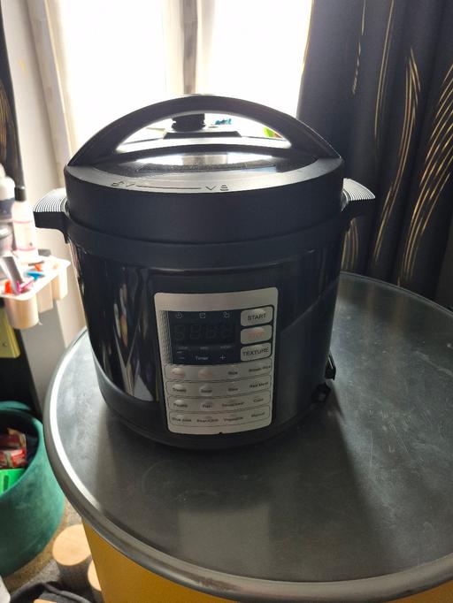 Buy & Sell Clapham South West London - Photos for new pressure cooker a scratch on it through