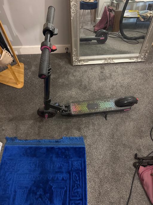 Buy & Sell Rotherhithe South East London - Photos for Electric scooter very good condition
