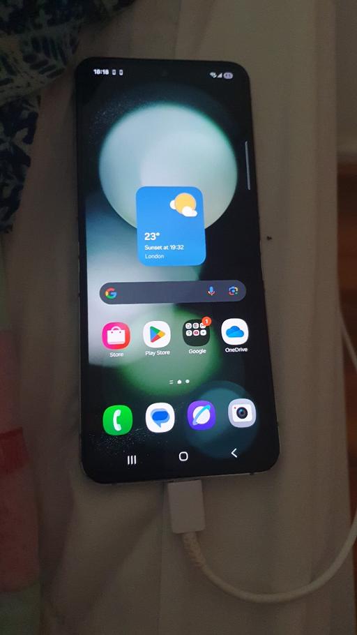 Buy & Sell Wigston Oadby and Wigston - Photos for z flip5 256gb