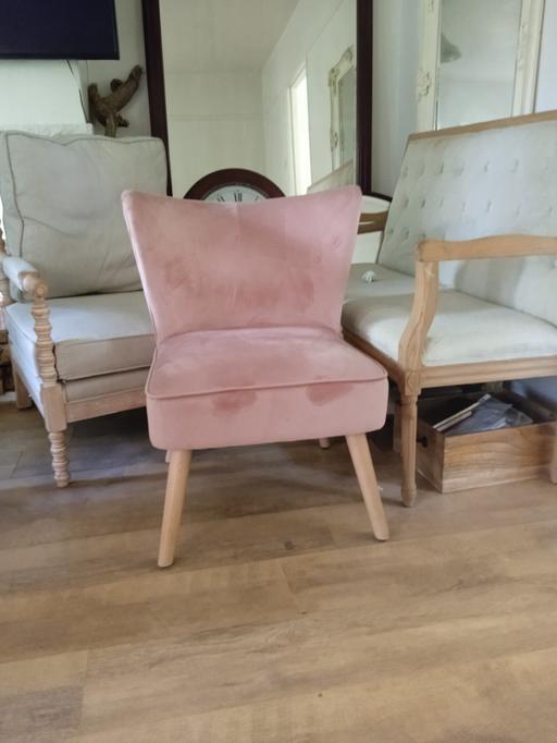 Buy & Sell Selsdon South East London - Photos for Chair pink BEAUTIFUL