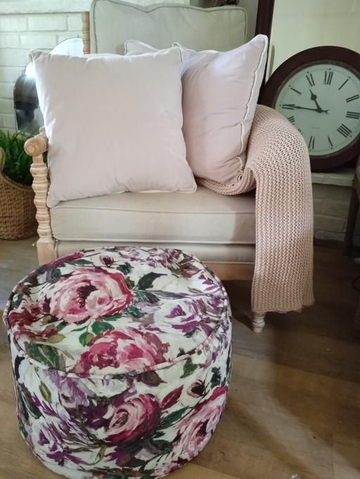 Buy & Sell Selsdon South East London - Photos for cushions, throw and pouffe