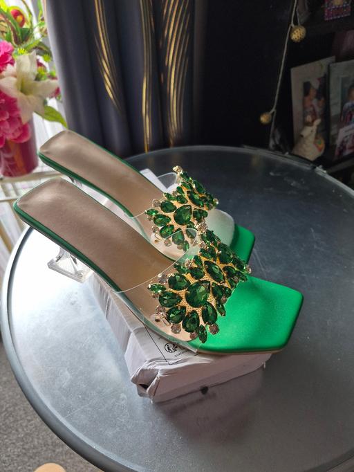 Buy & Sell Stockwell South West London - Photos for Green shoes new in box