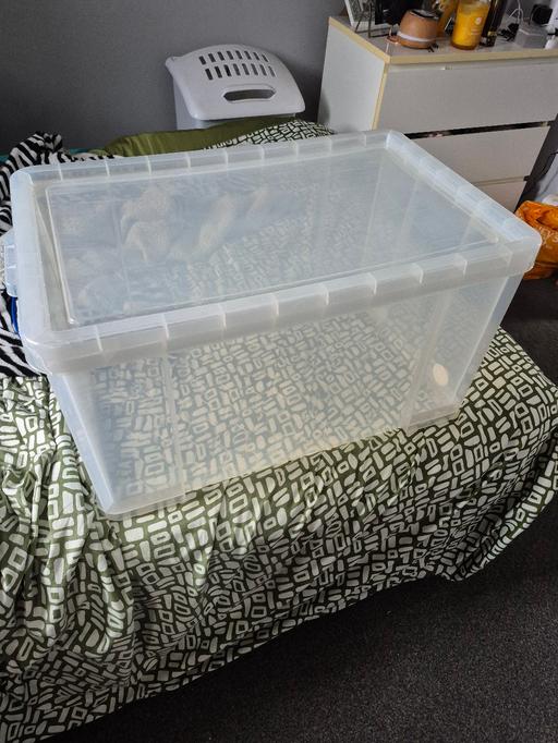 Buy & Sell Clapham South West London - Photos for see through large box a bit broken on side