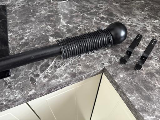 Buy & Sell Southdene Knowsley - Photos for Curtain pole