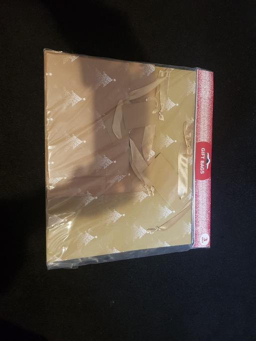 Classes Longley Sheffield - Photos for pack 3 Christmas gift bags