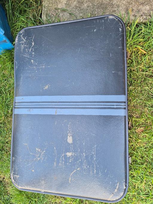 Buy & Sell Yew Tree Estate Sandwell - Photos for vintage suitcase
