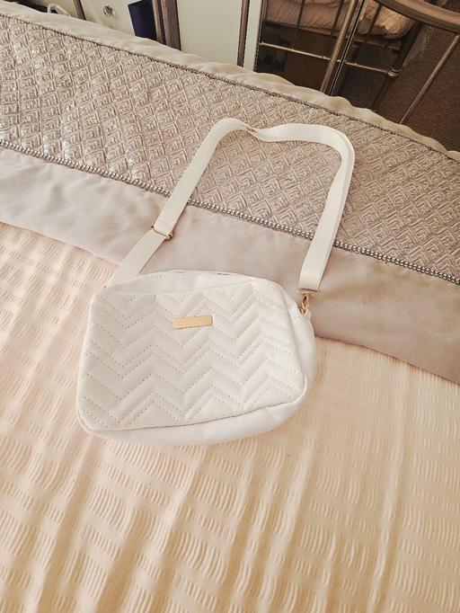 Buy & Sell Newton Doncaster - Photos for Cross body bag..NEW