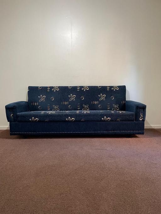 Buy & Sell Humberstone Leicester - Photos for NAVY BLUE FLORAL CITY SOFA