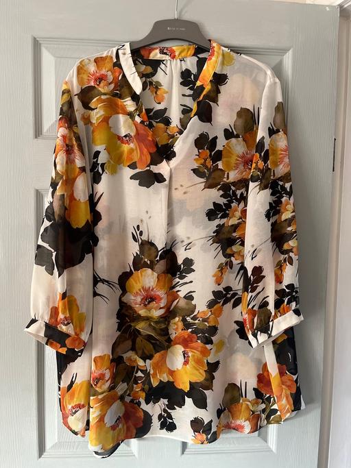Buy & Sell Conisbrough Doncaster - Photos for Ladies size 20 autumnal floral blouse