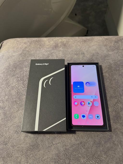 Buy & Sell Saltley Birmingham - Photos for Samsung galaxy z flip 7 256gb