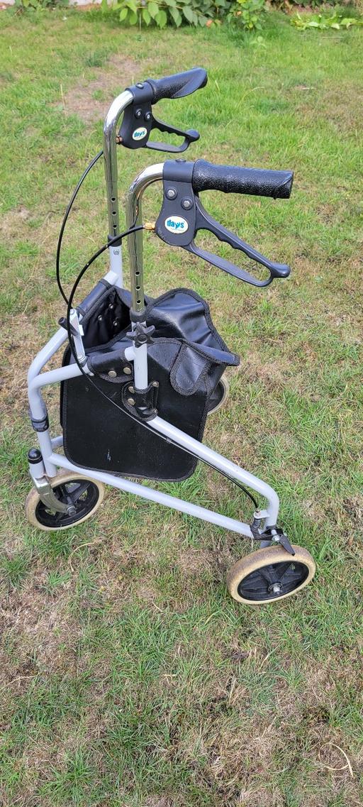 Buy & Sell Sheldon Birmingham - Photos for DAYS Tri Wheel Walker
