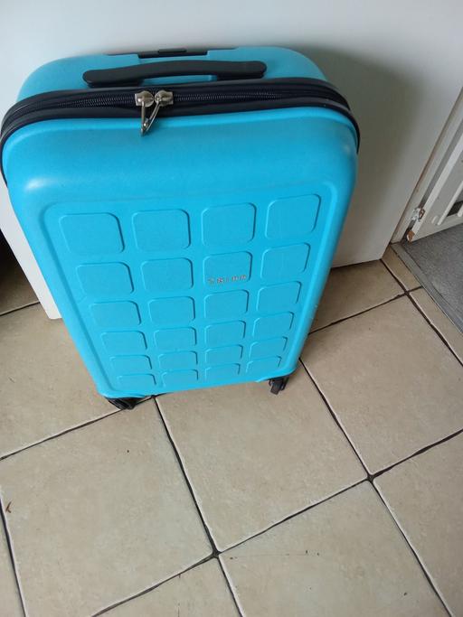 Buy & Sell Hackney Wick East London - Photos for Tripp suitcase blue