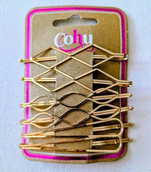 Buy & Sell Georgetown Blaenau Gwent - Photos for 6 x cohu gold colour triangle/wave/long hoop