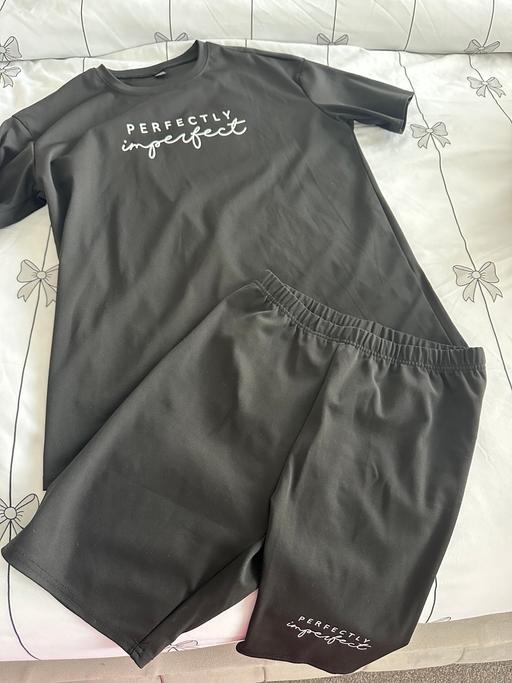 Buy & Sell Prescot Knowsley - Photos for Top and shorts set Size M 