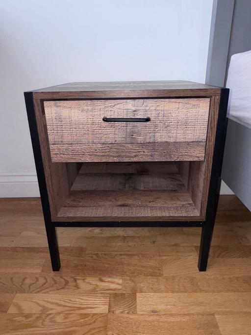 Buy & Sell The Ridgeway Enfield - Photos for Bedside Tables