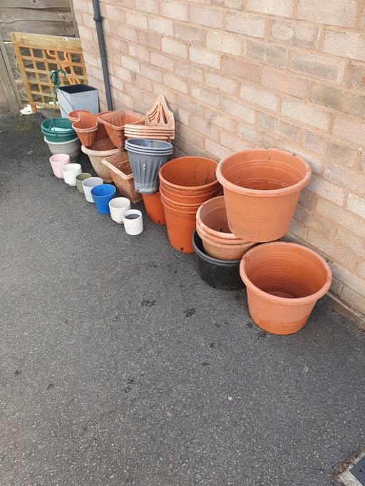 Buy & Sell Pensnett Dudley - Photos for Approx 35 Pots,Planters , Hanging Baskets etc