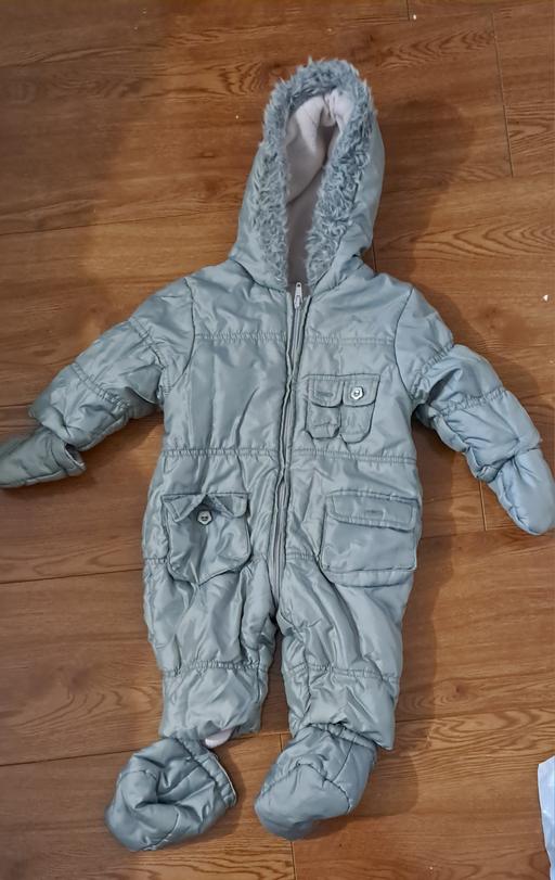 Buy & Sell Newhall Street Birmingham - Photos for Baby girl snowsuit 3-6 months