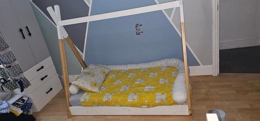 Buy & Sell Upper Edmonton North London - Photos for Kids Teepee Bed- mattress & topper included!