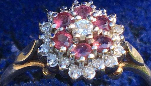 Buy & Sell Yeovil Somerset - Photos for 9ct gold diamond & ruby cluster ring 0.25ct
