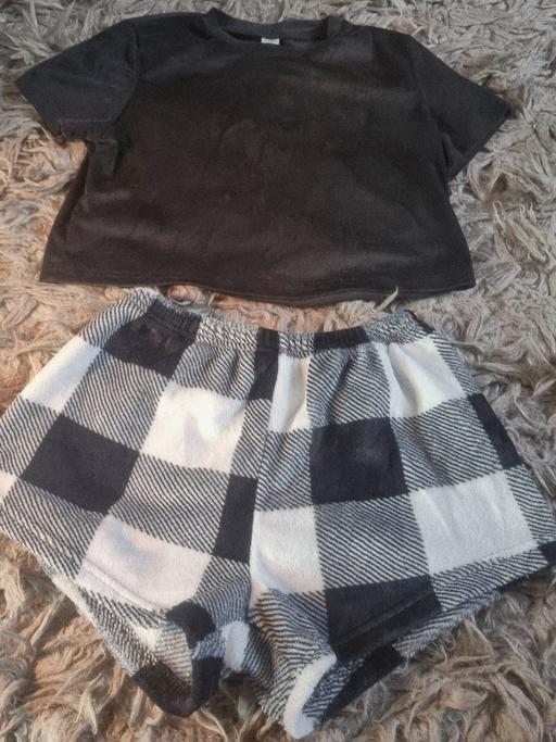 Buy & Sell Clayton West Kirklees - Photos for Black and White Soft Velvet Pyjamas