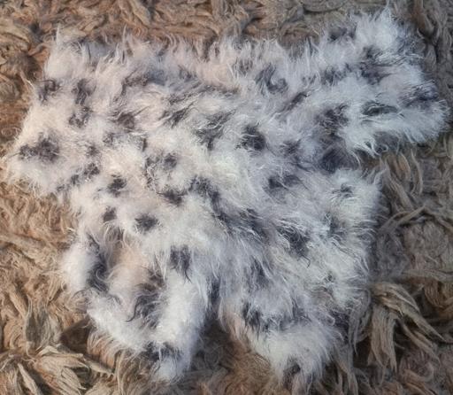 Buy & Sell Clayton West Kirklees - Photos for Children's Handmade White and Black Scarf