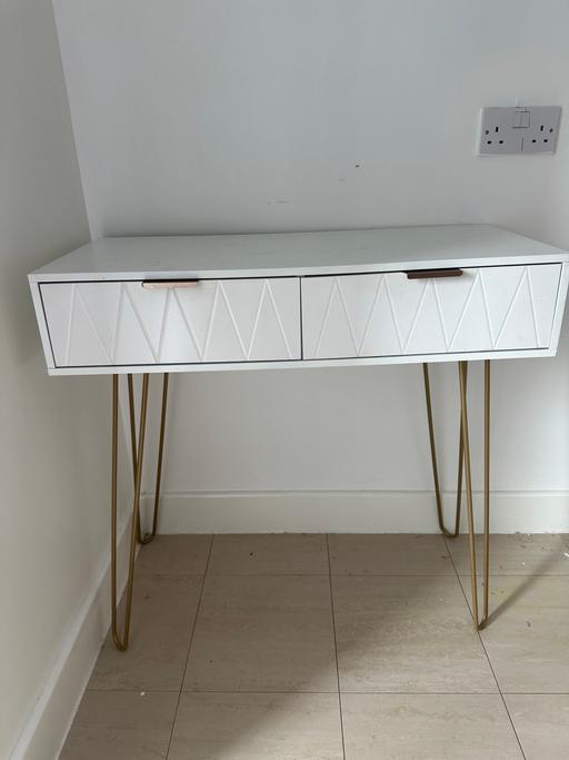 Buy & Sell Nine Elms South West London - Photos for White Console Table w/ Gold Hairpin Legs £15