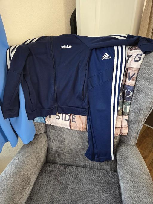 Buy & Sell Oldbury Sandwell - Photos for aged 8-9 adidas tracksuit