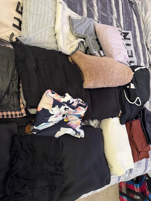 Buy & Sell Erdington Birmingham - Photos for Clothes bundle