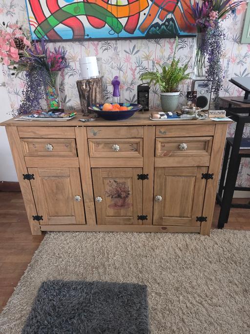 Buy & Sell St Luke`s Central London - Photos for cabinet with extra ornamental nobs.