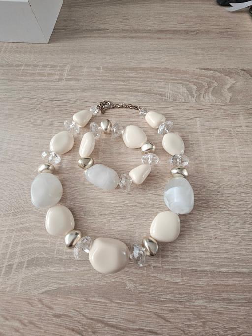 Buy & Sell Newton Doncaster - Photos for M&S necklace and bracelet set