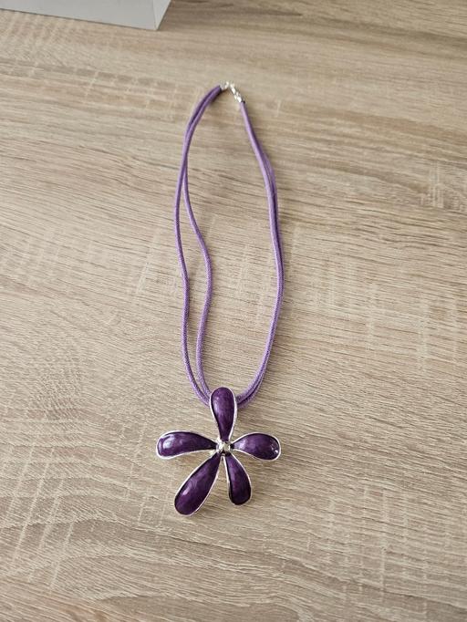 Buy & Sell Newton Doncaster - Photos for Flower necklace..NEW