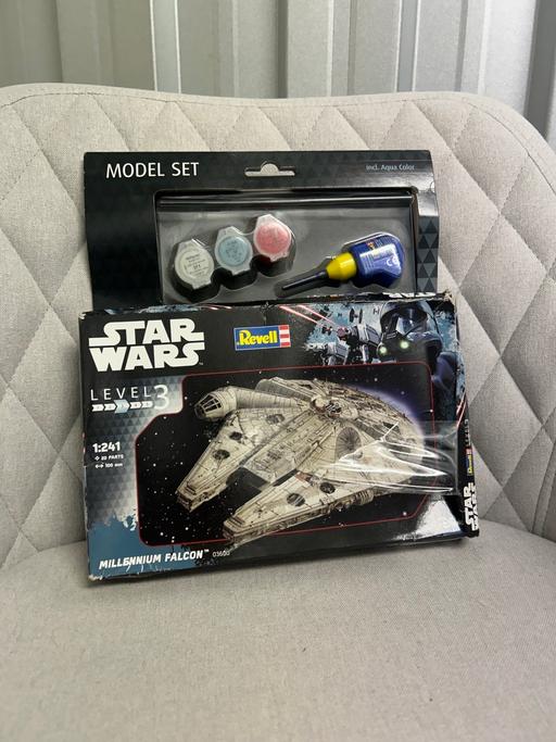 Buy & Sell Pilgrims Hatch Brentwood - Photos for Star Wars Millennium Falcon Model Set