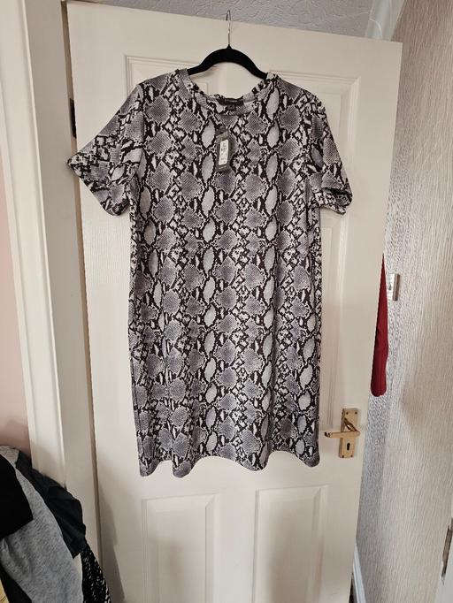 Buy & Sell Newton Doncaster - Photos for Dress, size 18..NEW with tags