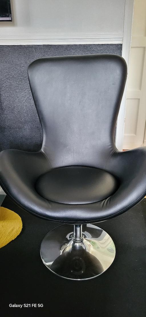 Buy & Sell Bloxwich Walsall - Photos for LARGE SWIVEL CHAIR