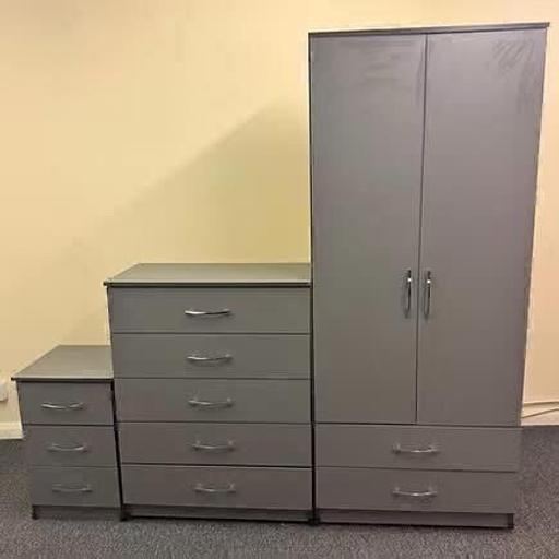 Buy & Sell Parkgate Rotherham - Photos for Metro 2 door 2 drawer wardrobe set