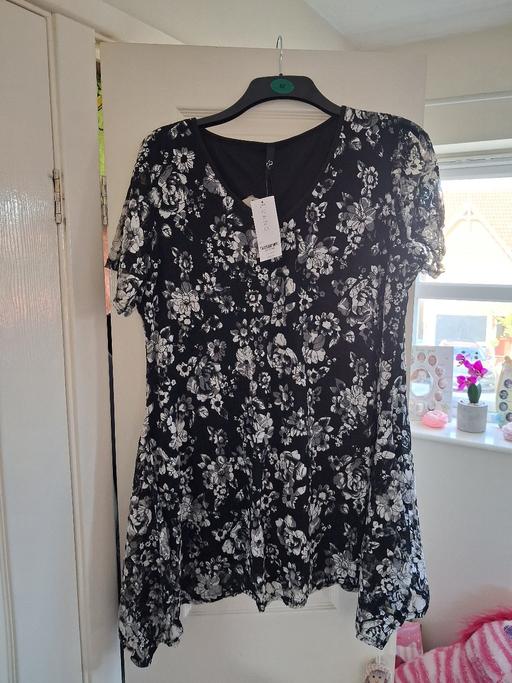 Buy & Sell Dudley Port Sandwell - Photos for Ladies top