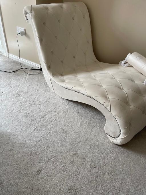 Buy & Sell Ferryden Angus - Photos for Cream lazy chair.