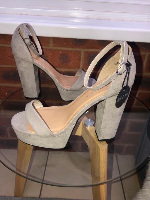 Buy & Sell Cradley Heath Sandwell - Photos for (Size 6) NEW (WIDE FIT) NEW LOOK SHOES