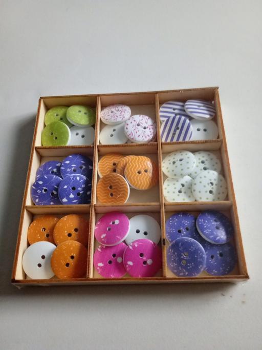 Classes Horncastle East Lindsey - Photos for new box of 36 wooden buttons